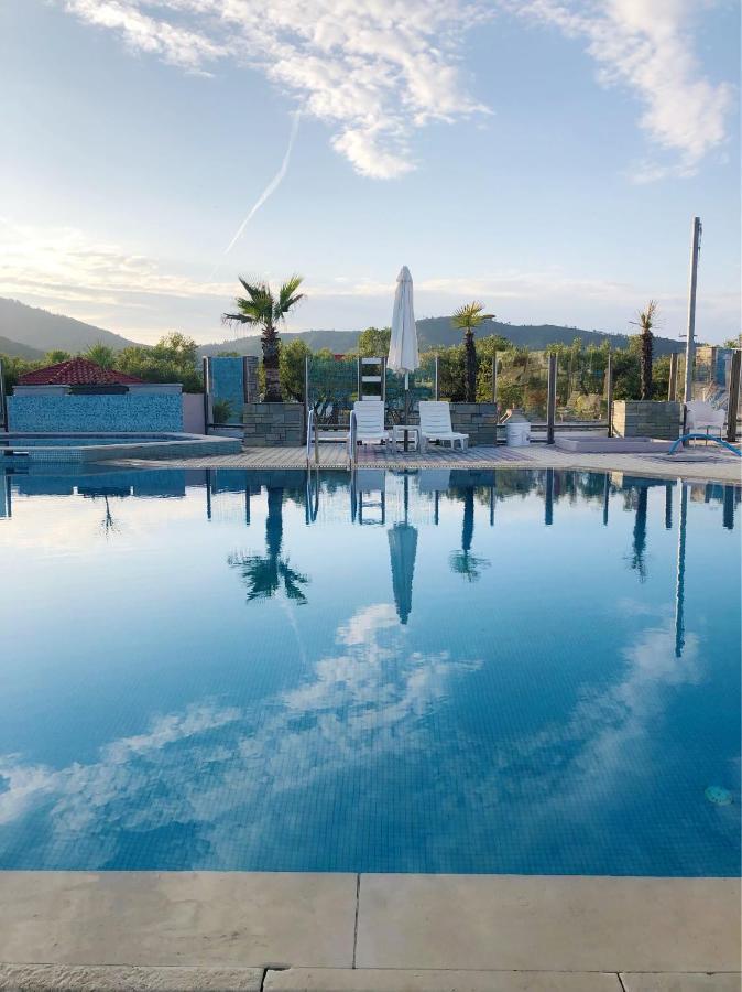 Hotel Palmera Sarti Exteriör bild