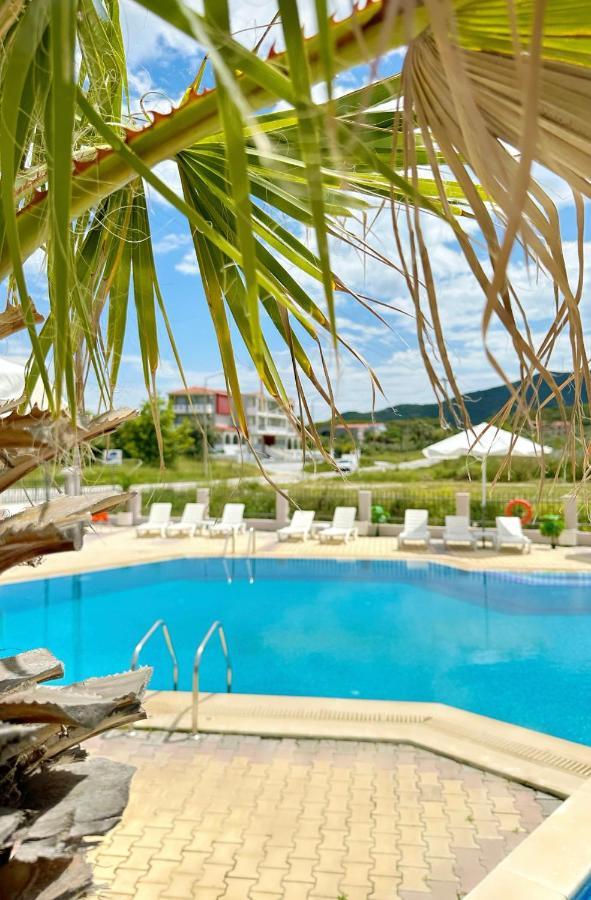 Hotel Palmera Sarti Exteriör bild