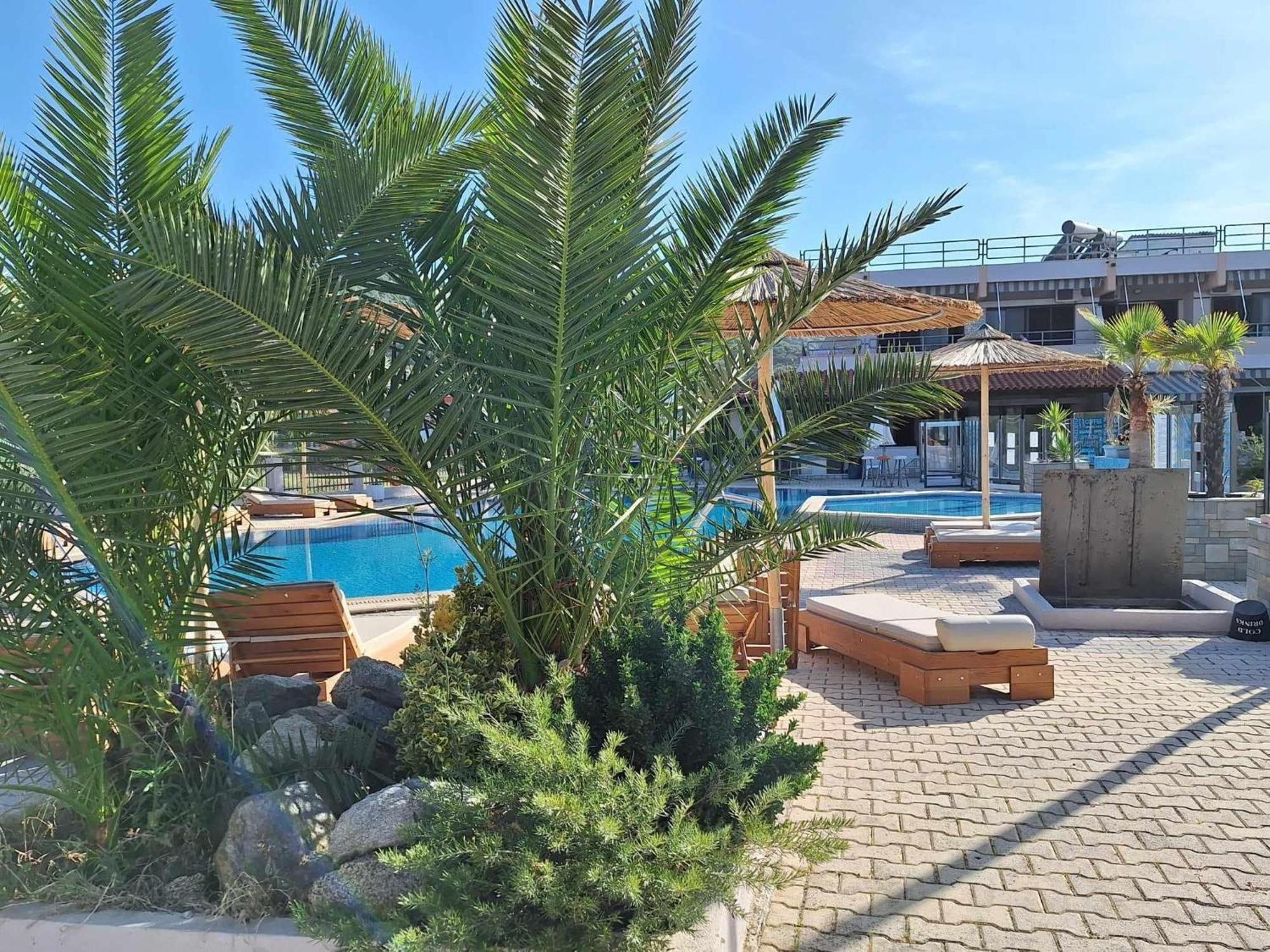 Hotel Palmera Sarti Exteriör bild
